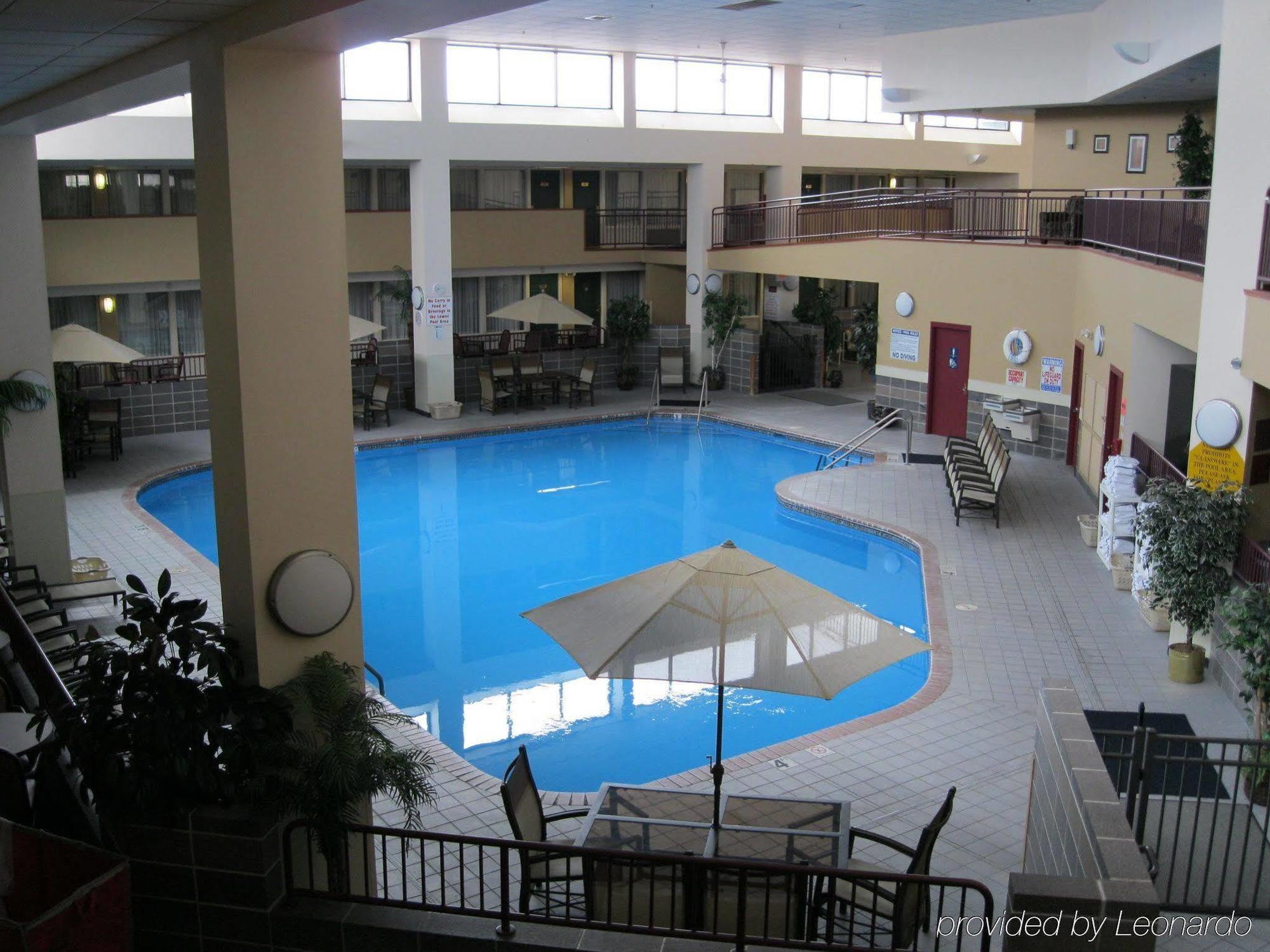 Plaza Hotel & Suites - О Клер Екстериор снимка